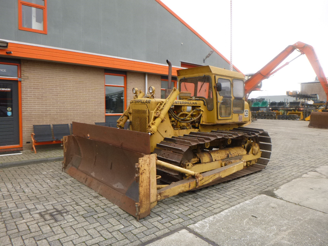 CATERPILLAR D4D LGP - Bulldozer: gambar 1 CATERPILLAR D4D LGP - Bulldozer: gambar 1