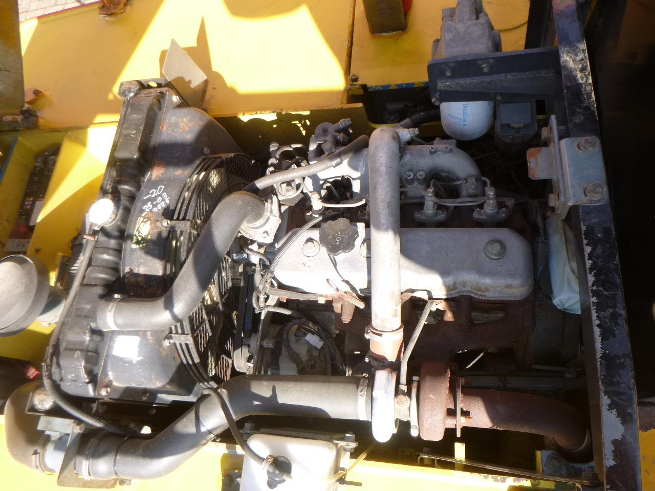 Roller pneumatik DYNAPAC CP215(HITACHI): gambar 14