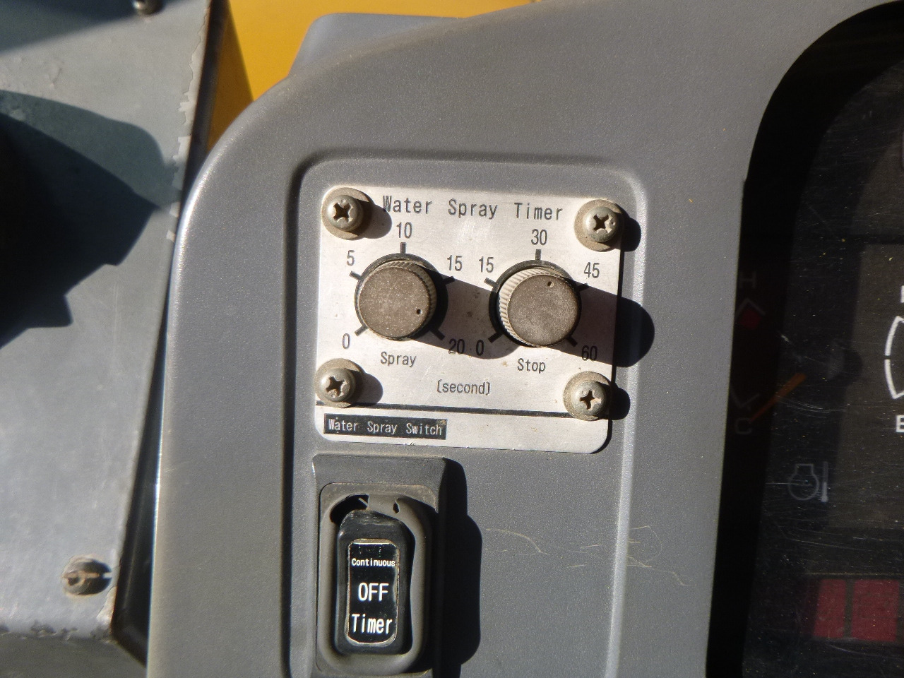 Roller pneumatik DYNAPAC CP215(HITACHI): gambar 23