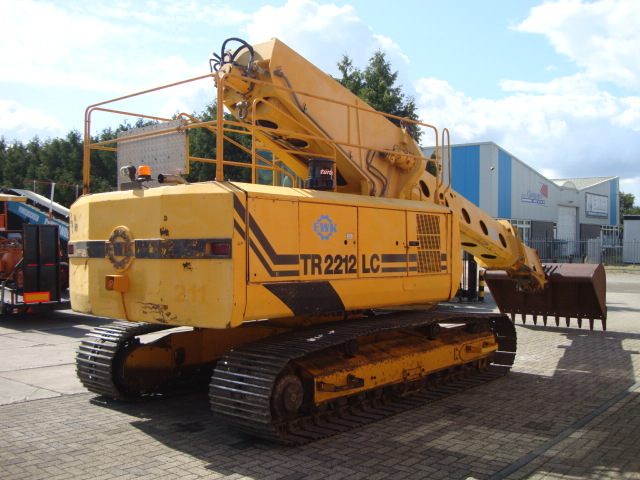 EWK TR2212LC - Ekskavator perayap: gambar 3 EWK TR2212LC - Ekskavator perayap: gambar 3