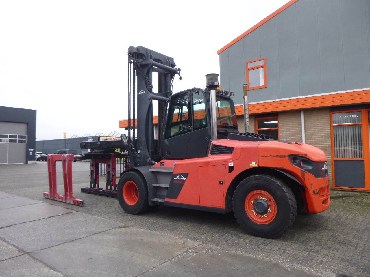 LINDE H140/1200-02 - Forklift diesel: gambar 2 LINDE H140/1200-02 - Forklift diesel: gambar 2