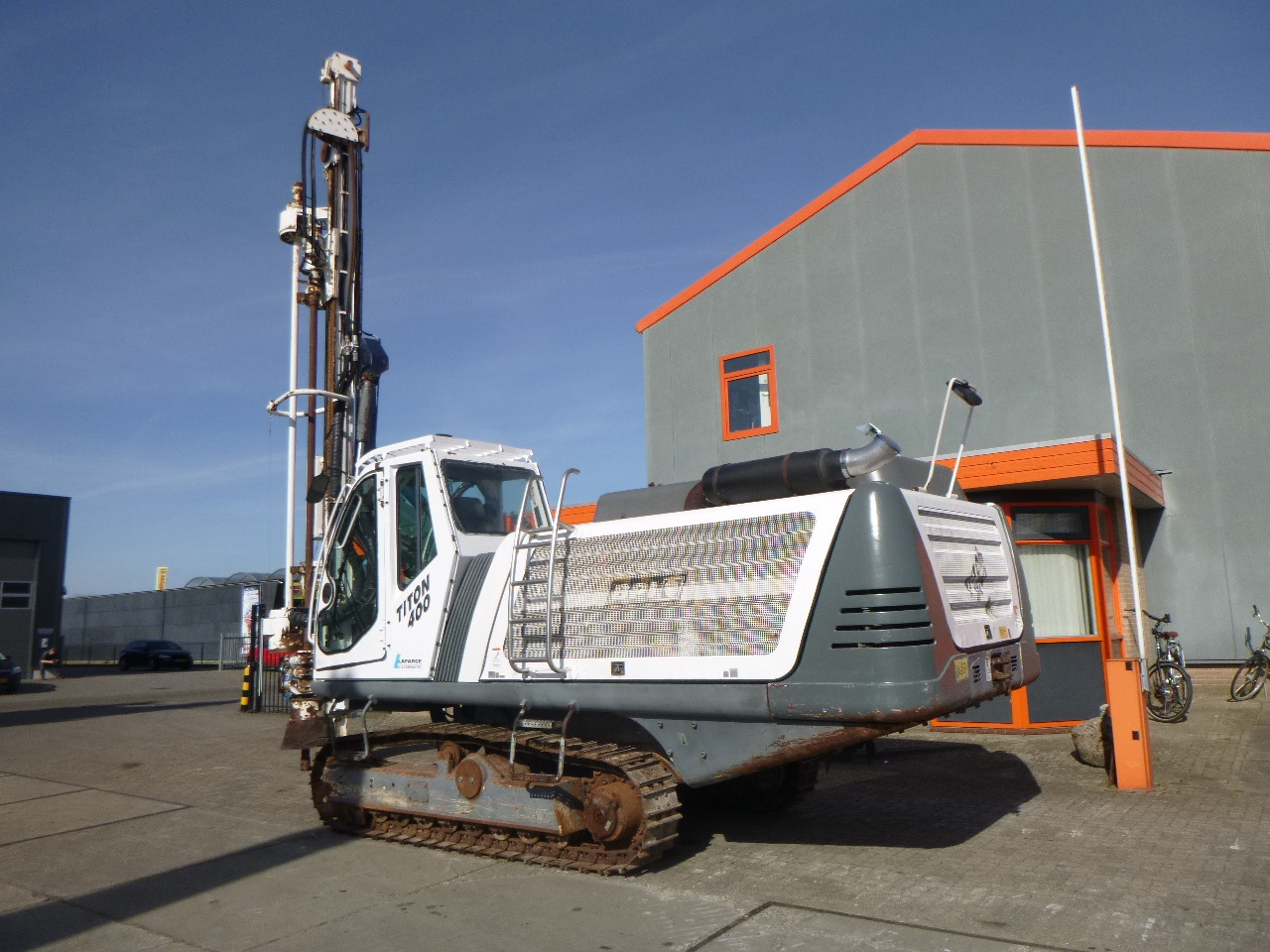SANDVIK TITON 400 - Anjungan pengeboran: gambar 2 SANDVIK TITON 400 - Anjungan pengeboran: gambar 2