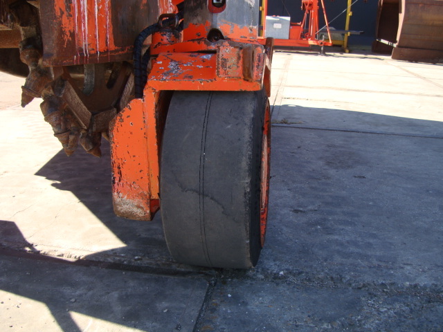 Mesin penggilingan jalan WIRTGEN W500DC: gambar 14 Mesin penggilingan jalan WIRTGEN W500DC: gambar 14