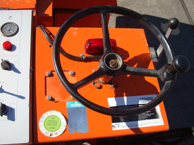 Mesin penggilingan jalan WIRTGEN W500DC: gambar 19 Mesin penggilingan jalan WIRTGEN W500DC: gambar 19