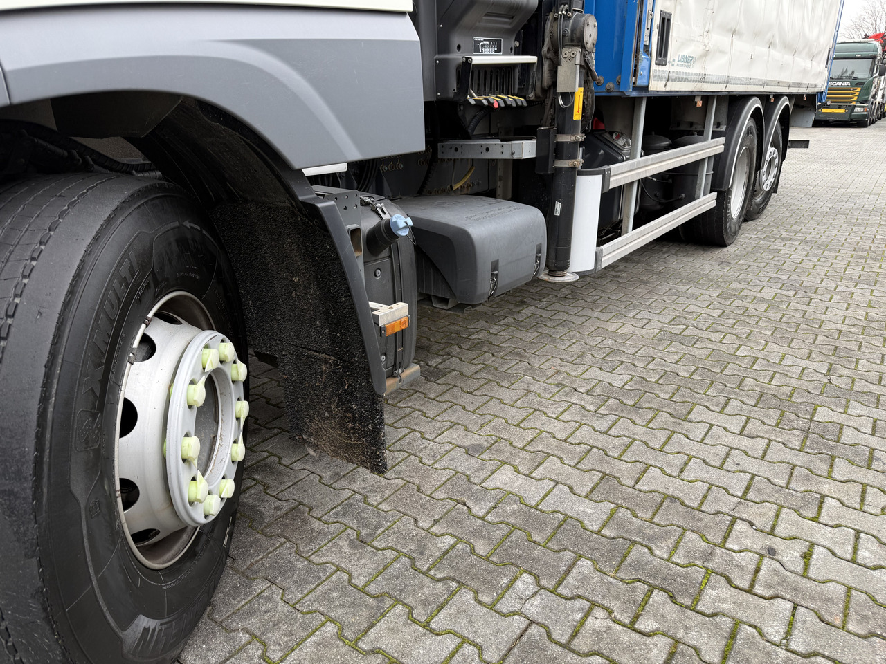 Daf XF480 6X2*4 Kran Hiab X-HiDuo 188 - Truk derek, Truk dengan terpal samping: gambar 3 Daf XF480 6X2*4 Kran Hiab X-HiDuo 188 - Truk derek, Truk dengan terpal samping: gambar 3