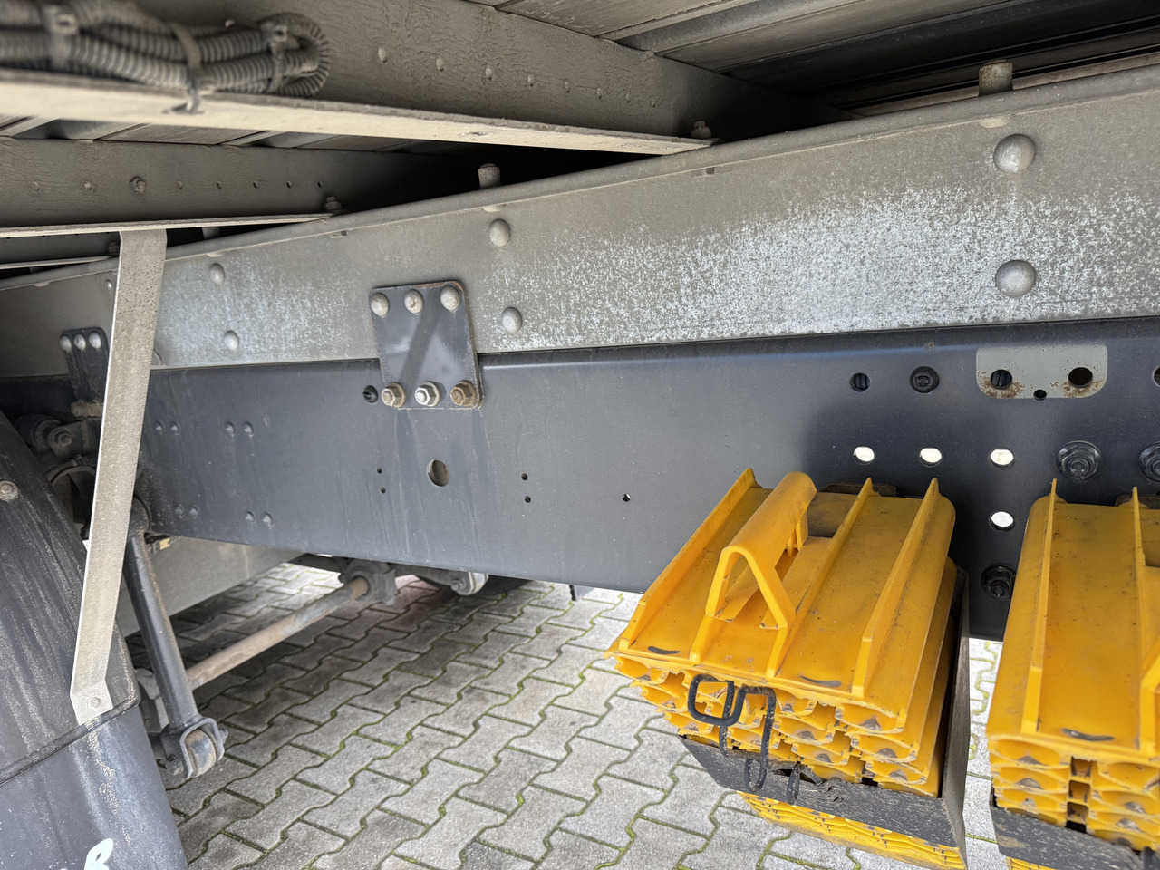 Daf XF480 6X2*4 Kran Hiab X-HiDuo 188 - Truk derek, Truk dengan terpal samping: gambar 5 Daf XF480 6X2*4 Kran Hiab X-HiDuo 188 - Truk derek, Truk dengan terpal samping: gambar 5