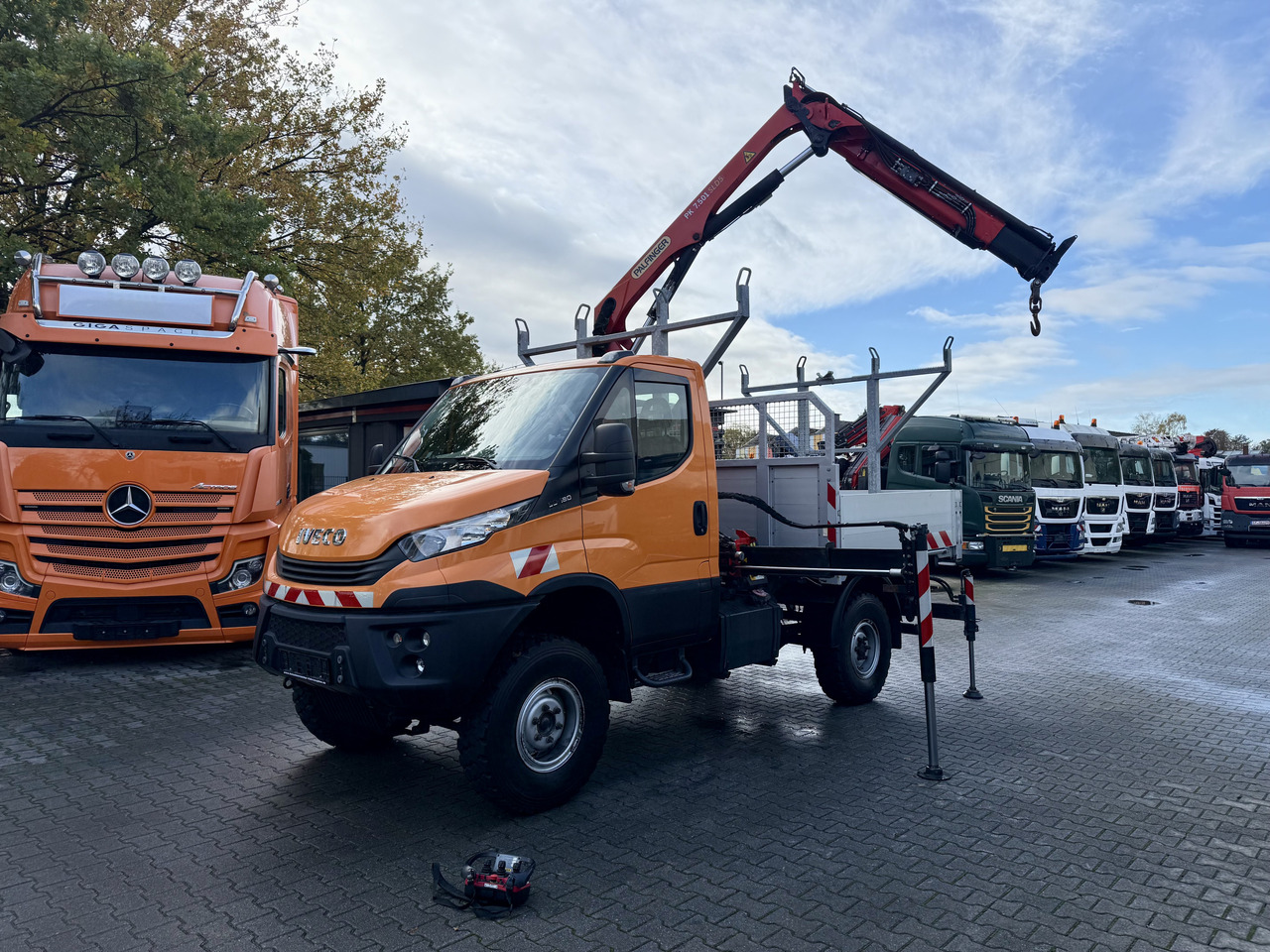 Iveco Daily 55S18W 4X4 Palfinger PK 7.501 - Truk flatbed, Truk derek: gambar 1 Iveco Daily 55S18W 4X4 Palfinger PK 7.501 - Truk flatbed, Truk derek: gambar 1