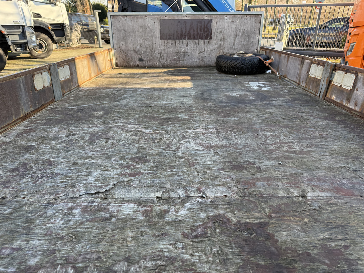 Iveco Daily 70C17 HMF 635 Kran bis 11 Meter - Truk derek, Van flatbed: gambar 2 Iveco Daily 70C17 HMF 635 Kran bis 11 Meter - Truk derek, Van flatbed: gambar 2