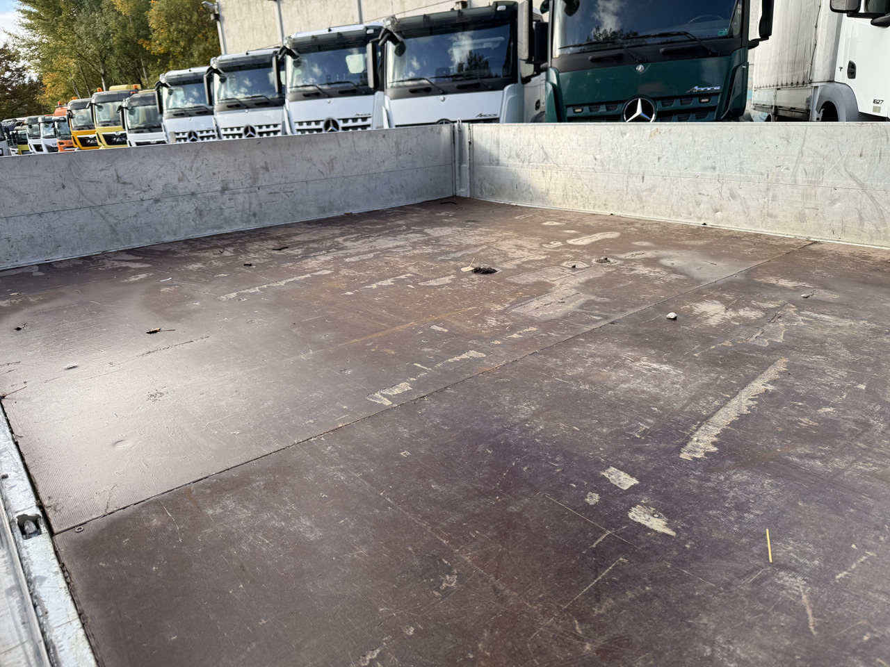 Iveco EuroCargo 75E16 Kran Hiab 055-2 - Truk derek, Truk flatbed: gambar 3 Iveco EuroCargo 75E16 Kran Hiab 055-2 - Truk derek, Truk flatbed: gambar 3