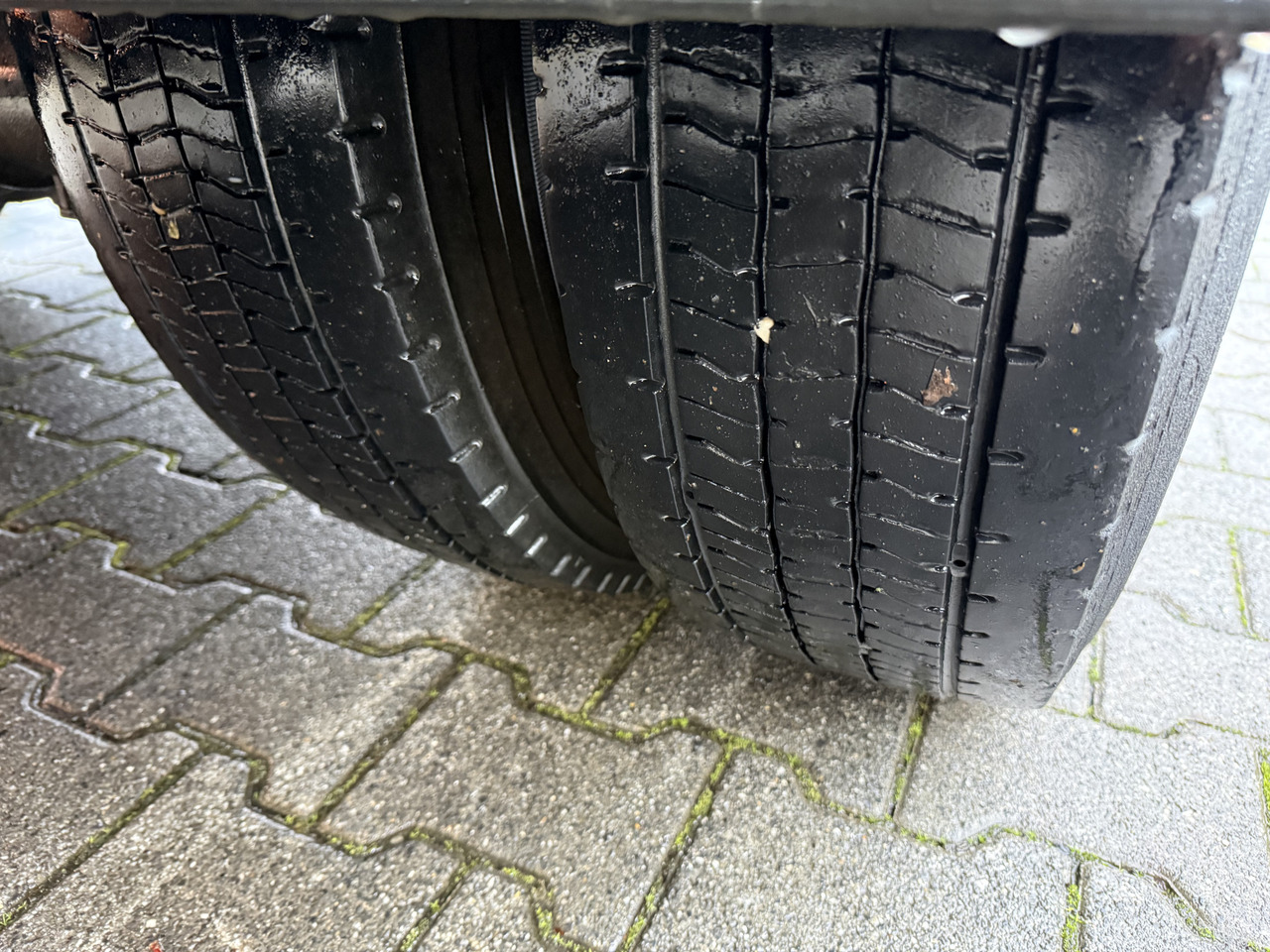 Iveco EuroCargo 80E22 Kran HMF 735 bis 15 Meter - Truk derek, Truk flatbed: gambar 2 Iveco EuroCargo 80E22 Kran HMF 735 bis 15 Meter - Truk derek, Truk flatbed: gambar 2