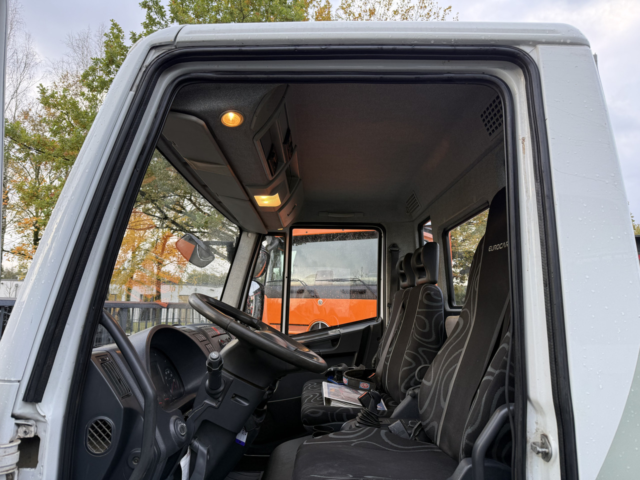 Iveco EuroCargo 80E22 Kran HMF 735 bis 15 Meter - Truk derek, Truk flatbed: gambar 5 Iveco EuroCargo 80E22 Kran HMF 735 bis 15 Meter - Truk derek, Truk flatbed: gambar 5