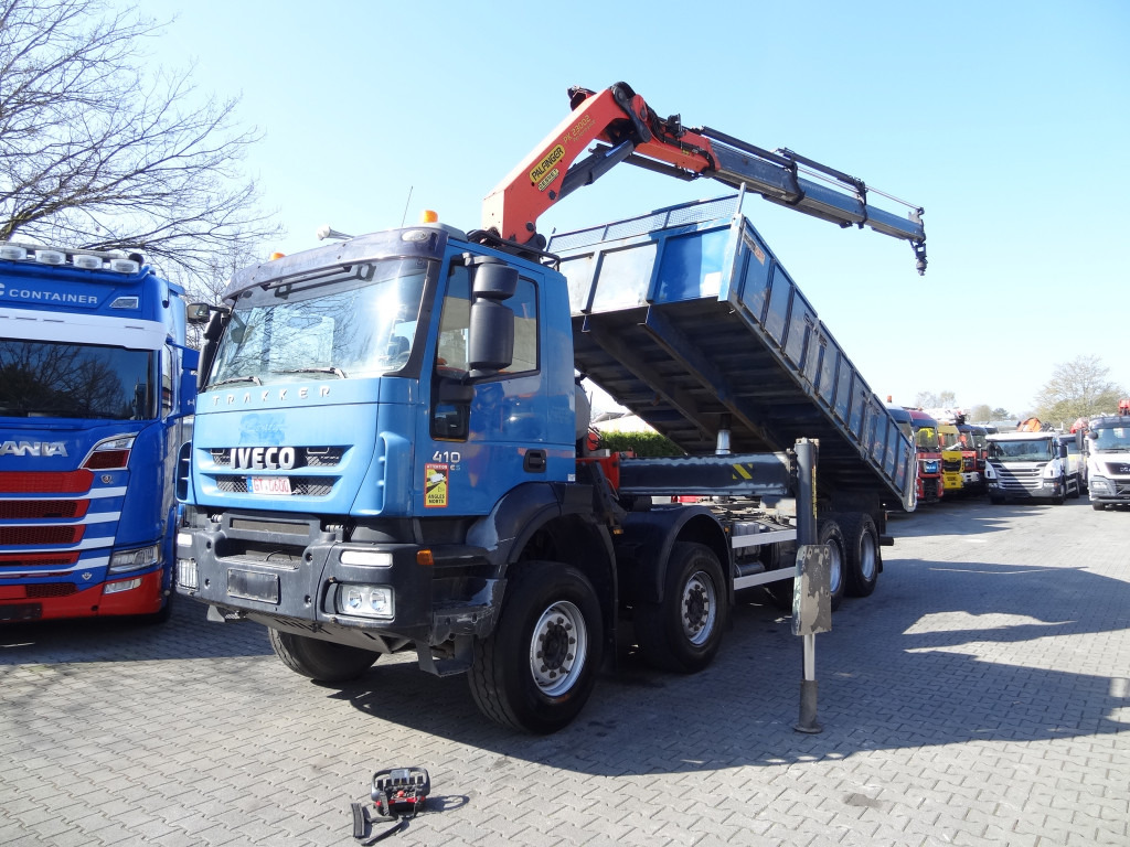 Iveco Trakker AD340T41 8X4 Kipper Kran Palfinger 23002 - Truk jungkit, Truk derek: gambar 1 Iveco Trakker AD340T41 8X4 Kipper Kran Palfinger 23002 - Truk jungkit, Truk derek: gambar 1