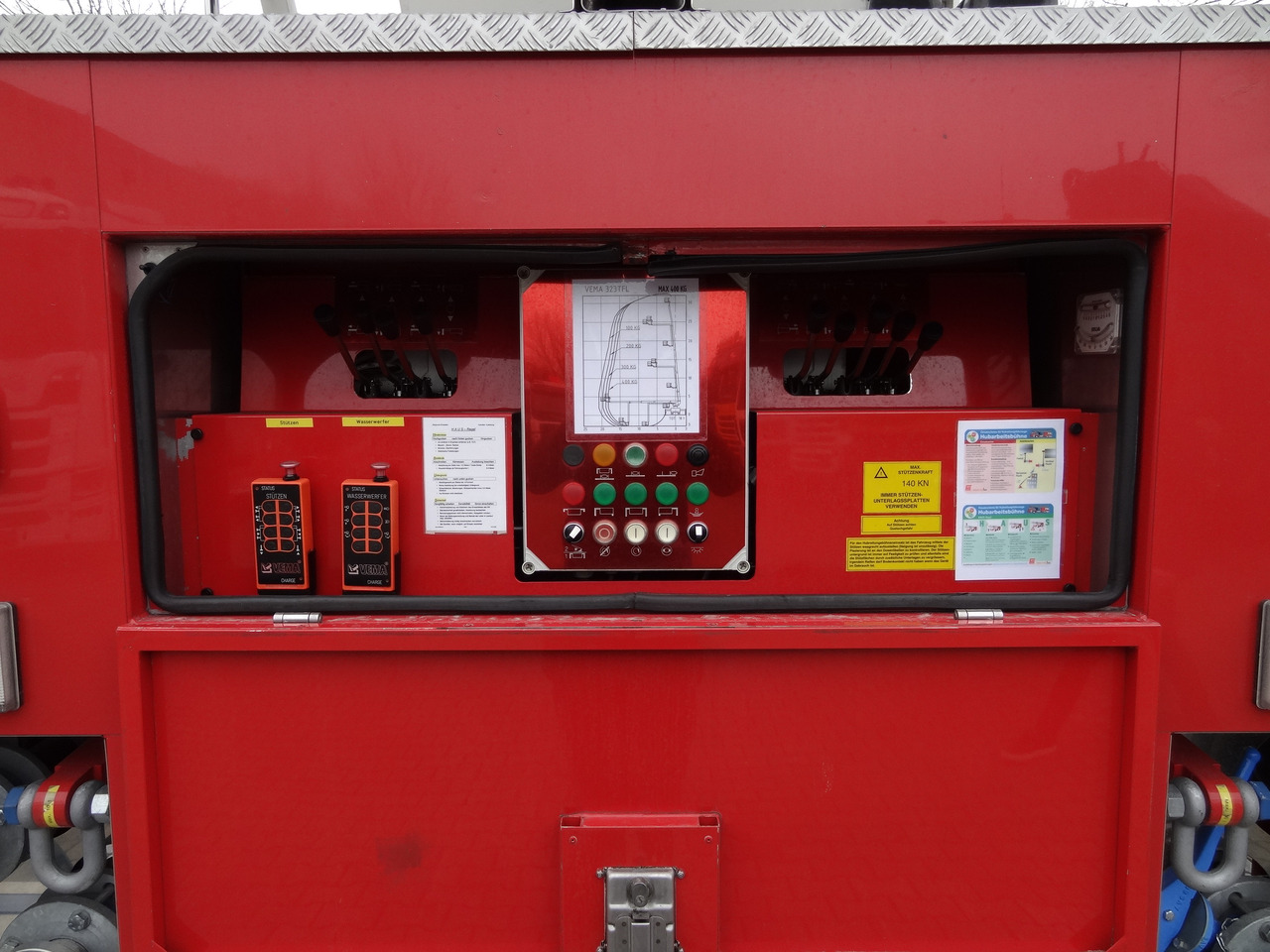 MAN FE 410 6X6 Feuerwehr Vema Lift 32 Meter - Platform udara yang dipasang di truk: gambar 3 MAN FE 410 6X6 Feuerwehr Vema Lift 32 Meter - Platform udara yang dipasang di truk: gambar 3