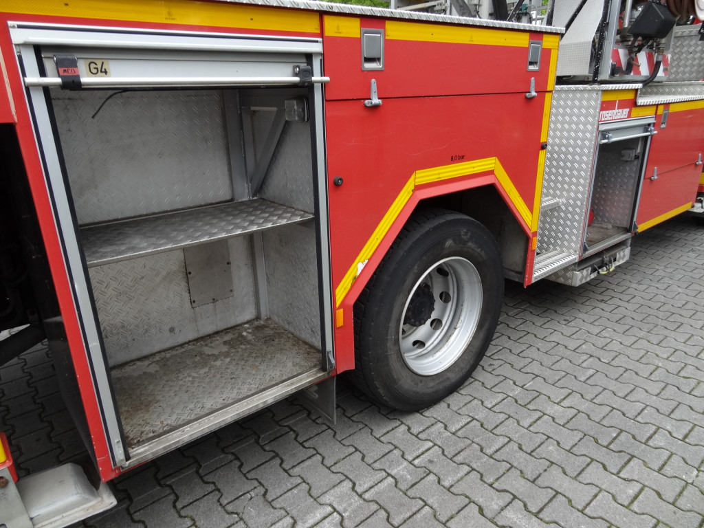 MAN L2000 18.284 Feuerwehr Bronto Skylift 27 Meter - Platform udara yang dipasang di truk: gambar 5 MAN L2000 18.284 Feuerwehr Bronto Skylift 27 Meter - Platform udara yang dipasang di truk: gambar 5