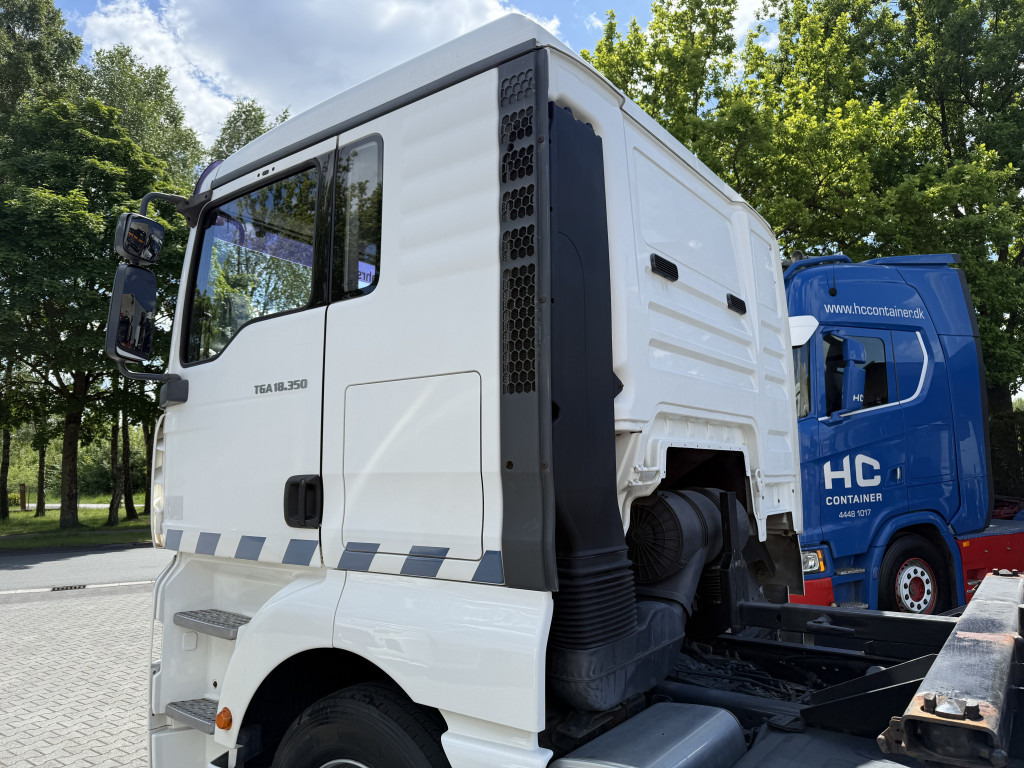 Pengangkut kontainer/ Container truck MAN TGA 18.350 4X2 LL Fahrschule: gambar 13