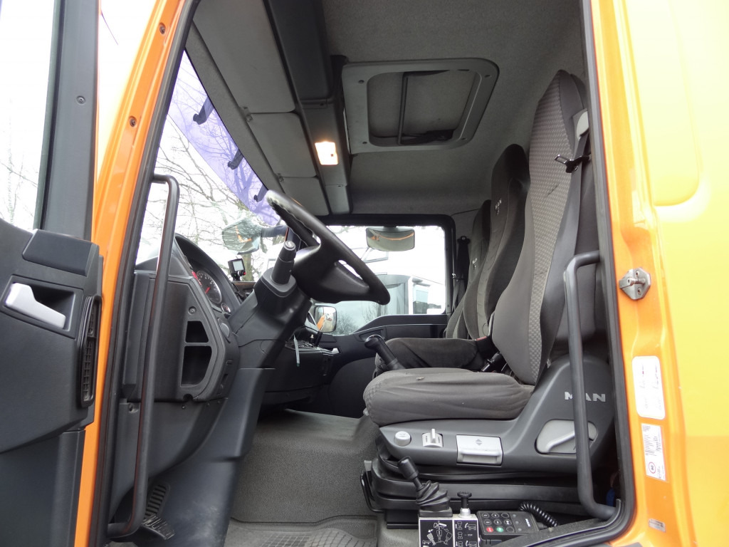 MAN TGM 13.250 4X4 Ex-Kommunal - Truk jungkit: gambar 5 MAN TGM 13.250 4X4 Ex-Kommunal - Truk jungkit: gambar 5