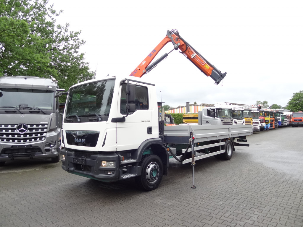 MAN TGM 15.250 Pesci SE78/2 Kran - Truk flatbed, Truk derek: gambar 1 MAN TGM 15.250 Pesci SE78/2 Kran - Truk flatbed, Truk derek: gambar 1