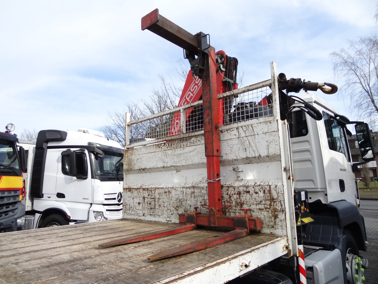 MAN TGS 26.320 6X4 BB mit Kran Fassi F175 - Truk flatbed, Truk derek: gambar 3 MAN TGS 26.320 6X4 BB mit Kran Fassi F175 - Truk flatbed, Truk derek: gambar 3