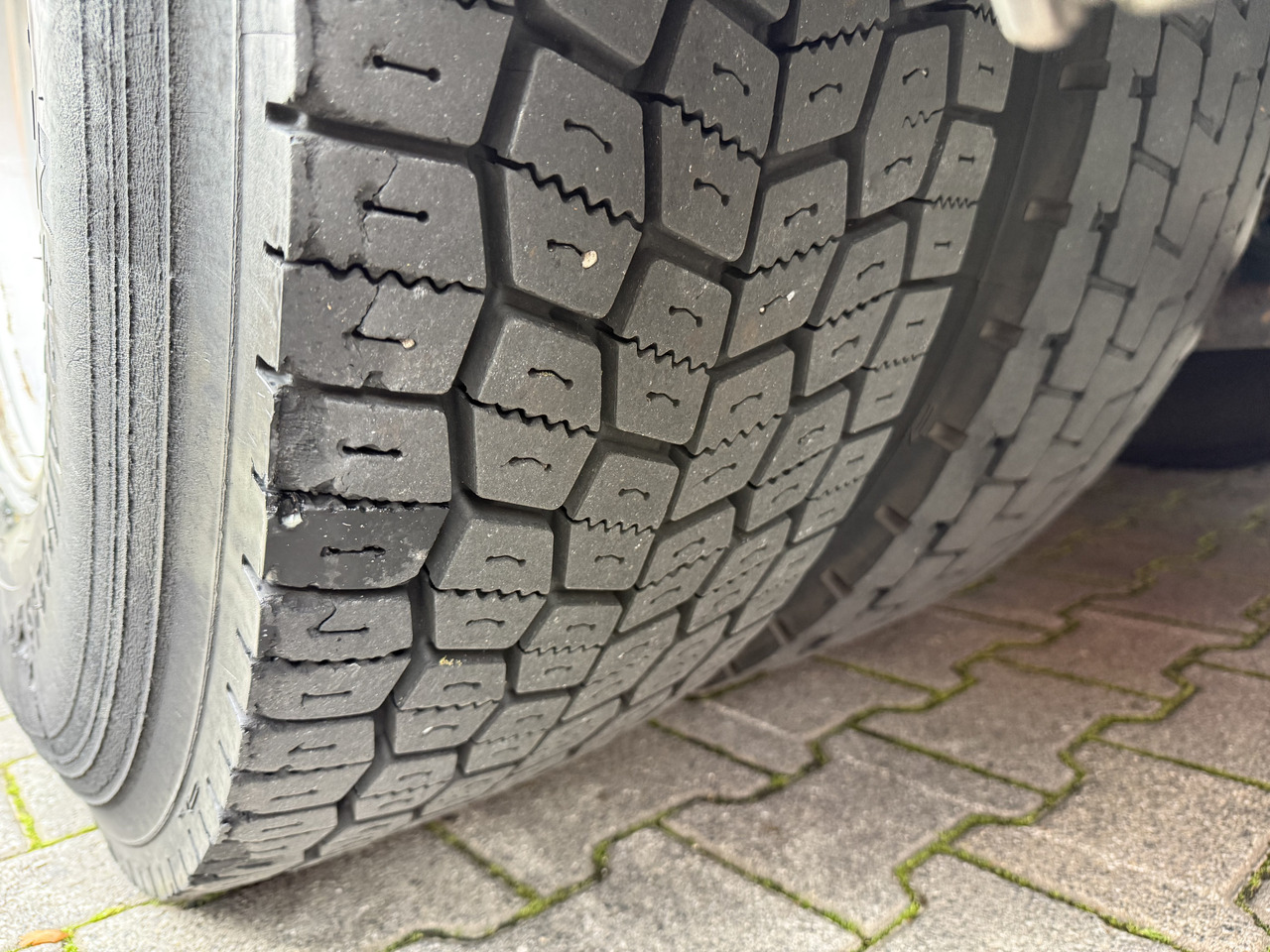 MAN TGS 26.360 6X2 Palfinger 27002 bis 26.5 Meter - Truk flatbed, Truk derek: gambar 3 MAN TGS 26.360 6X2 Palfinger 27002 bis 26.5 Meter - Truk flatbed, Truk derek: gambar 3