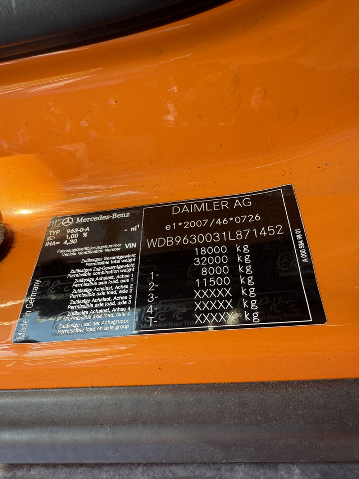 Mercedes-Benz Actros 1827 Kran Palfinger PK 9002 - Truk derek, Truk dengan terpal samping: gambar 3 Mercedes-Benz Actros 1827 Kran Palfinger PK 9002 - Truk derek, Truk dengan terpal samping: gambar 3