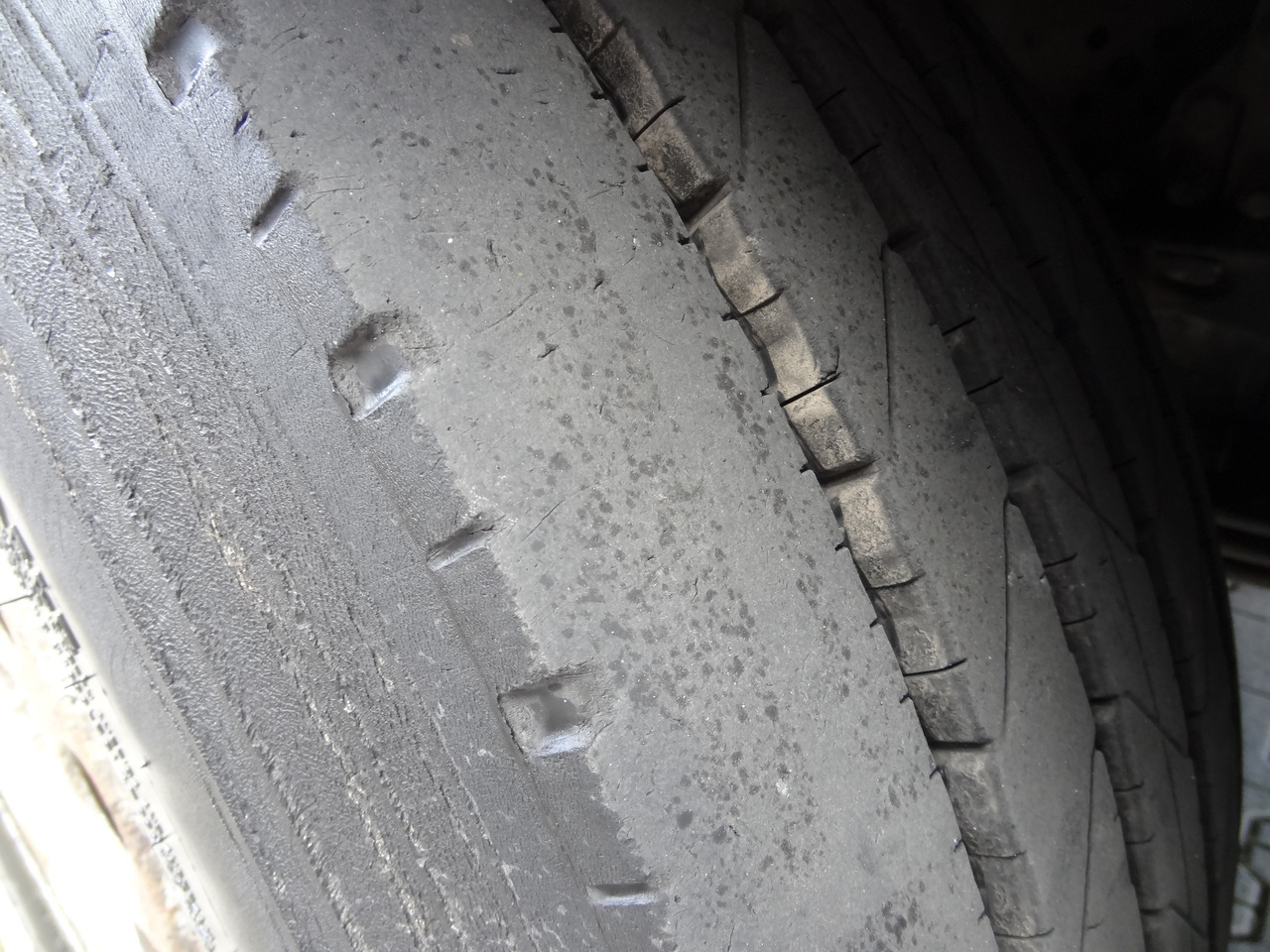 Mercedes-Benz Actros 2533 6X2 HMF 1820 Langmaterial - Truk flatbed, Truk derek: gambar 3 Mercedes-Benz Actros 2533 6X2 HMF 1820 Langmaterial - Truk flatbed, Truk derek: gambar 3