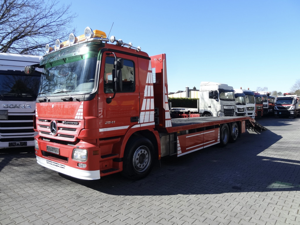 Mercedes-Benz Actros 2541 6X2 Maschinentransporter - Truk pengangkut mobil: gambar 1 Mercedes-Benz Actros 2541 6X2 Maschinentransporter - Truk pengangkut mobil: gambar 1