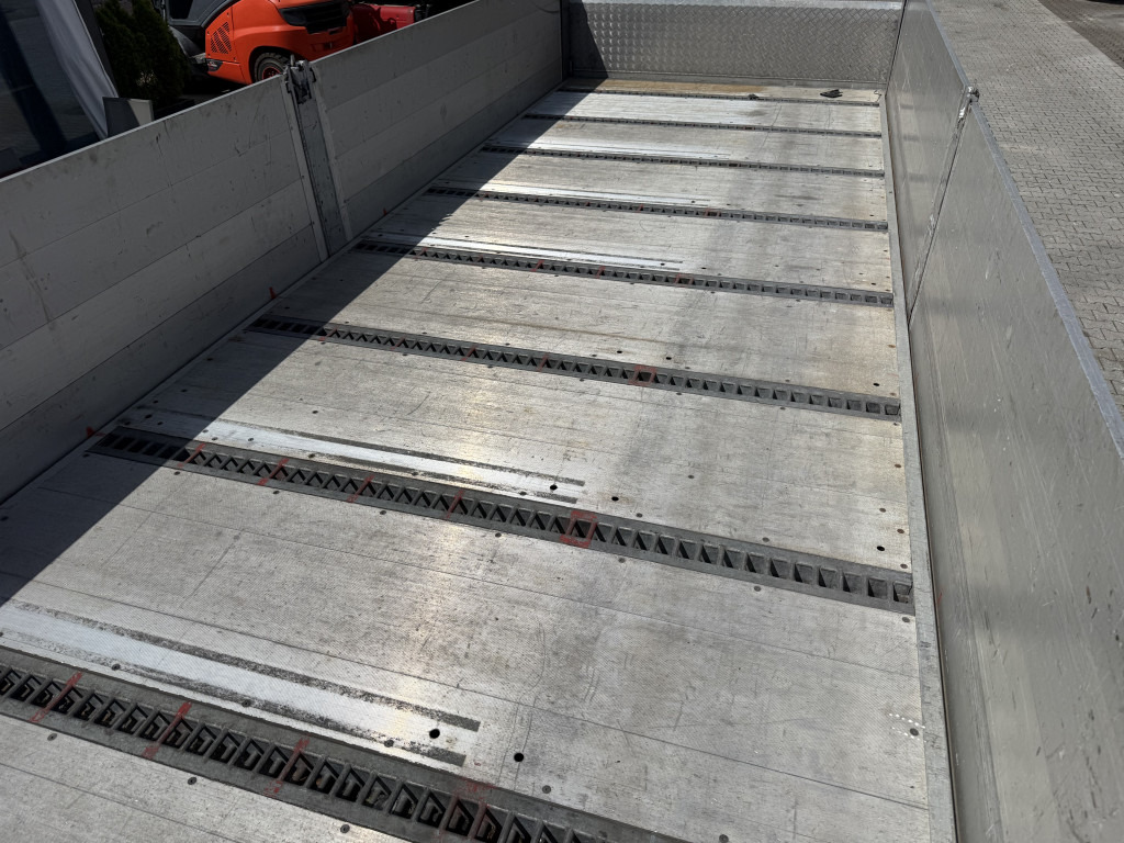Mercedes-Benz Actros 2545 6X2 HIAB 166 bis 19 Meter - Truk flatbed, Truk derek: gambar 4 Mercedes-Benz Actros 2545 6X2 HIAB 166 bis 19 Meter - Truk flatbed, Truk derek: gambar 4