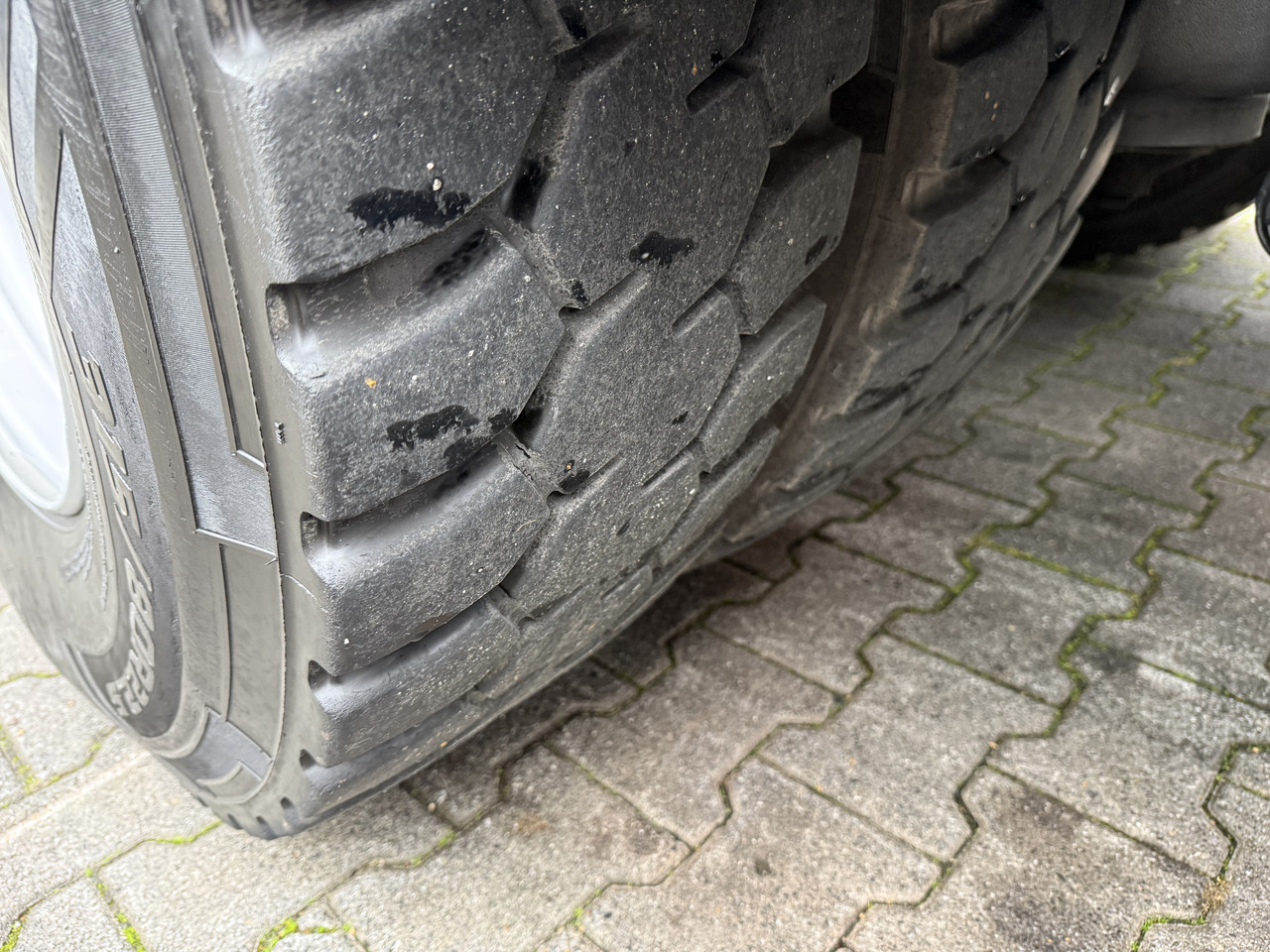 Mercedes-Benz Actros 2548 LS 6X2 Kran HMF 3220 bis 16 Meter - Truk derek, Tractor head: gambar 4 Mercedes-Benz Actros 2548 LS 6X2 Kran HMF 3220 bis 16 Meter - Truk derek, Tractor head: gambar 4