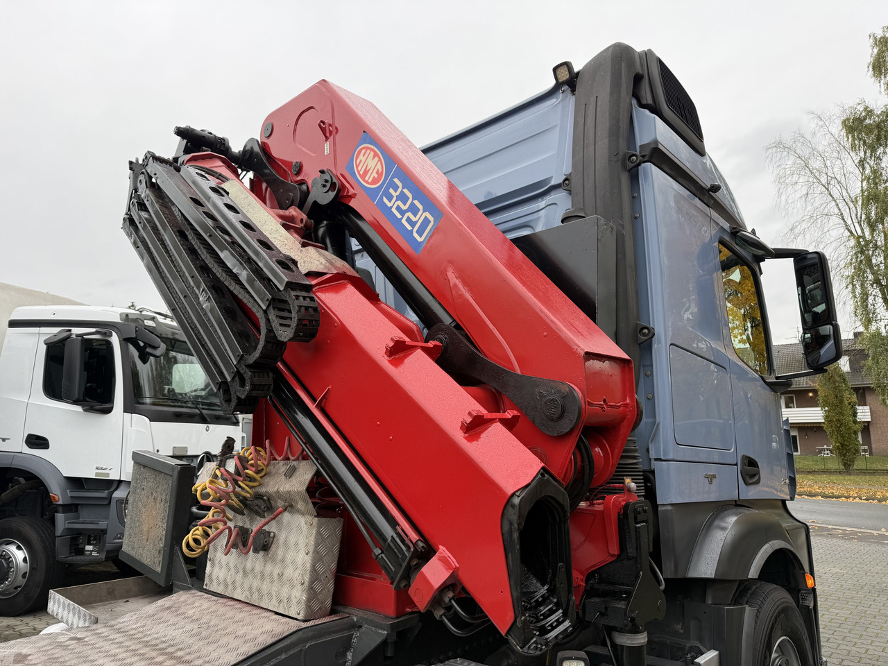 Mercedes-Benz Actros 2548 LS 6X2 Kran HMF 3220 bis 16 Meter - Truk derek, Tractor head: gambar 2 Mercedes-Benz Actros 2548 LS 6X2 Kran HMF 3220 bis 16 Meter - Truk derek, Tractor head: gambar 2