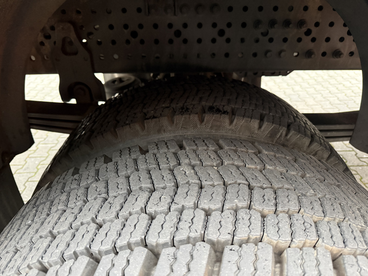 Mercedes-Benz Arocs 1827 AK 4X4 Ex-Bundeswehr - Truk flatbed: gambar 5 Mercedes-Benz Arocs 1827 AK 4X4 Ex-Bundeswehr - Truk flatbed: gambar 5