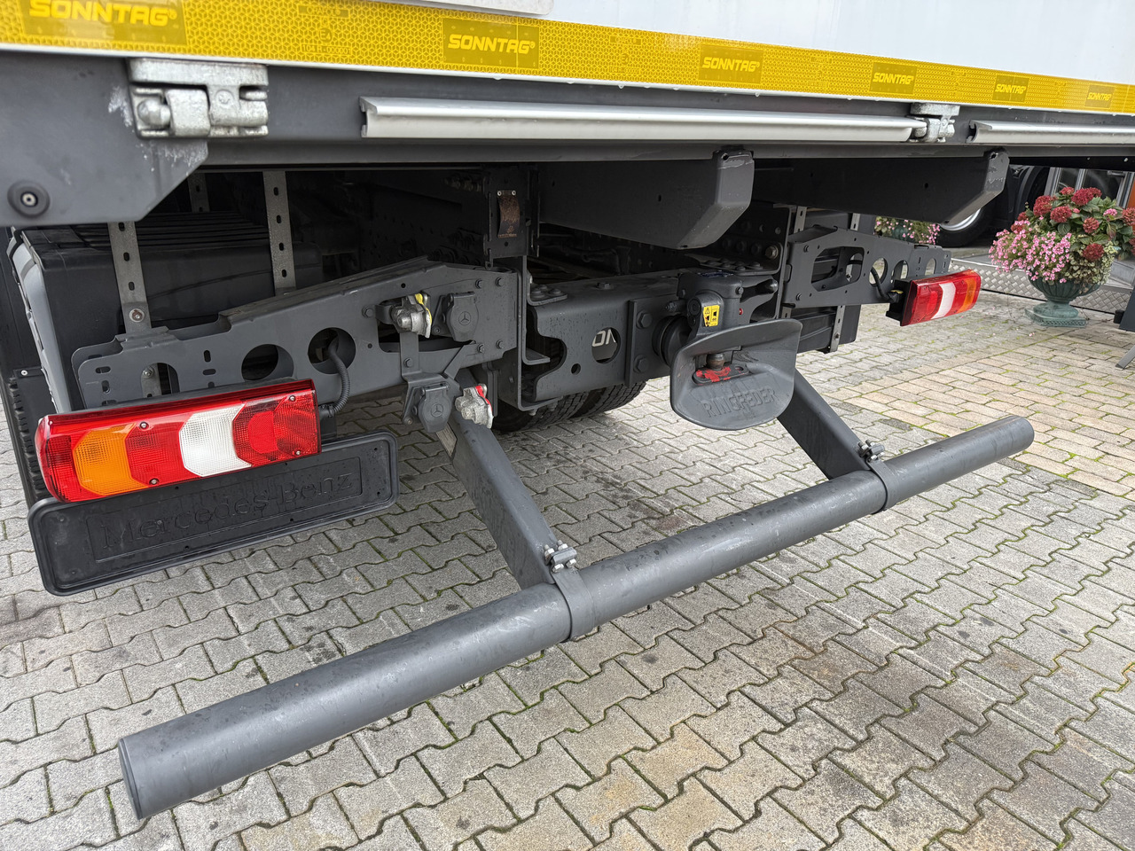 Mercedes-Benz Arocs 1827 AK 4X4 Ex- - Truk flatbed: gambar 4 Mercedes-Benz Arocs 1827 AK 4X4 Ex- - Truk flatbed: gambar 4