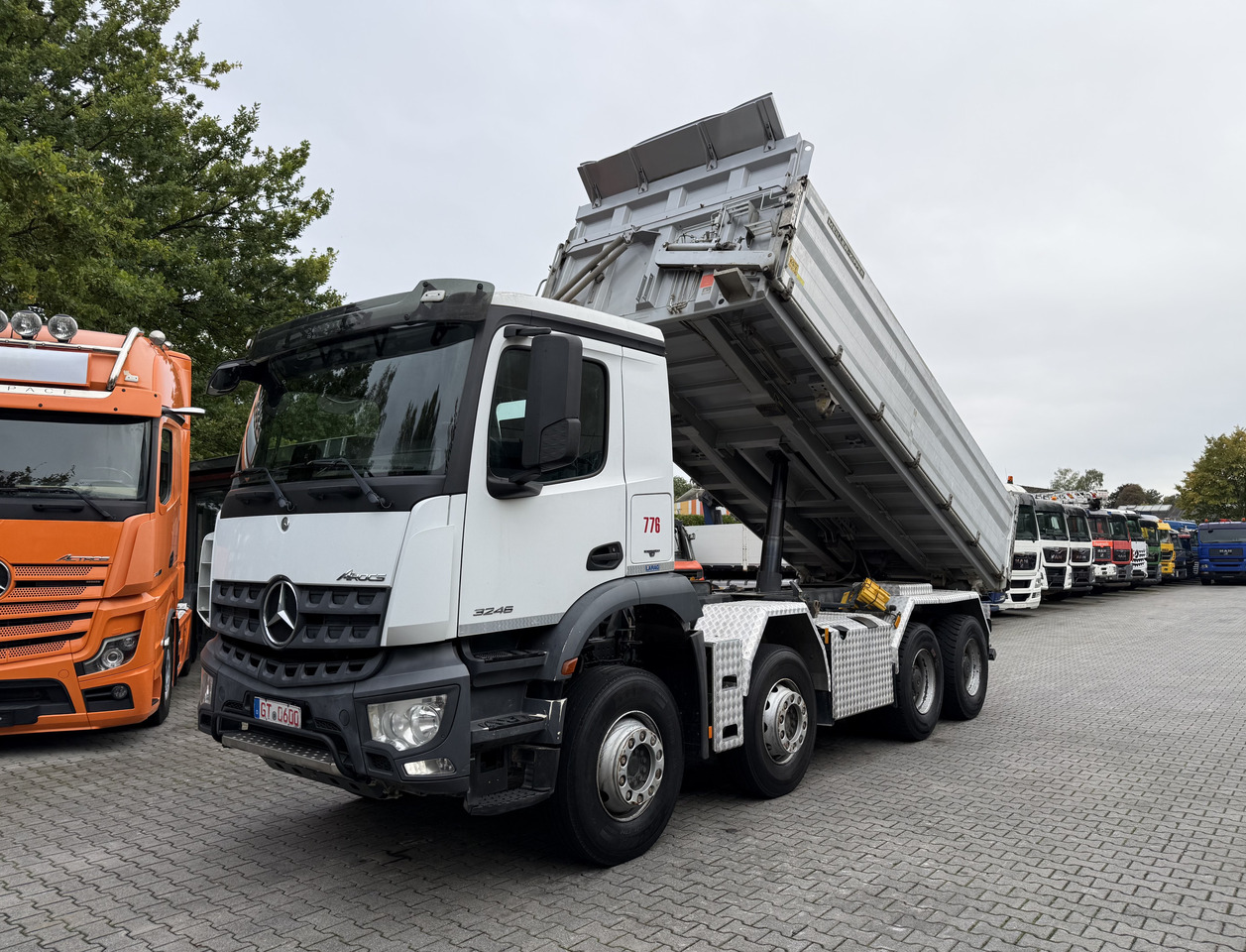Mercedes-Benz Arocs 3246K 8X4 Meiller - Truk jungkit: gambar 1 Mercedes-Benz Arocs 3246K 8X4 Meiller - Truk jungkit: gambar 1