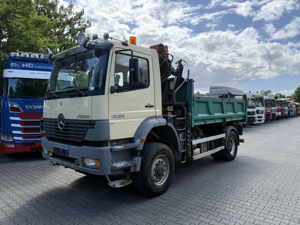 Mercedes-Benz Atego 1823 AK 4X4 Kipper Kran Palfinger PK10000 - Truk derek, Truk jungkit: gambar 1 Mercedes-Benz Atego 1823 AK 4X4 Kipper Kran Palfinger PK10000 - Truk derek, Truk jungkit: gambar 1