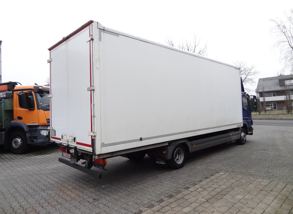 Mercedes-Benz Atego 822 - Truk box: gambar 4 Mercedes-Benz Atego 822 - Truk box: gambar 4