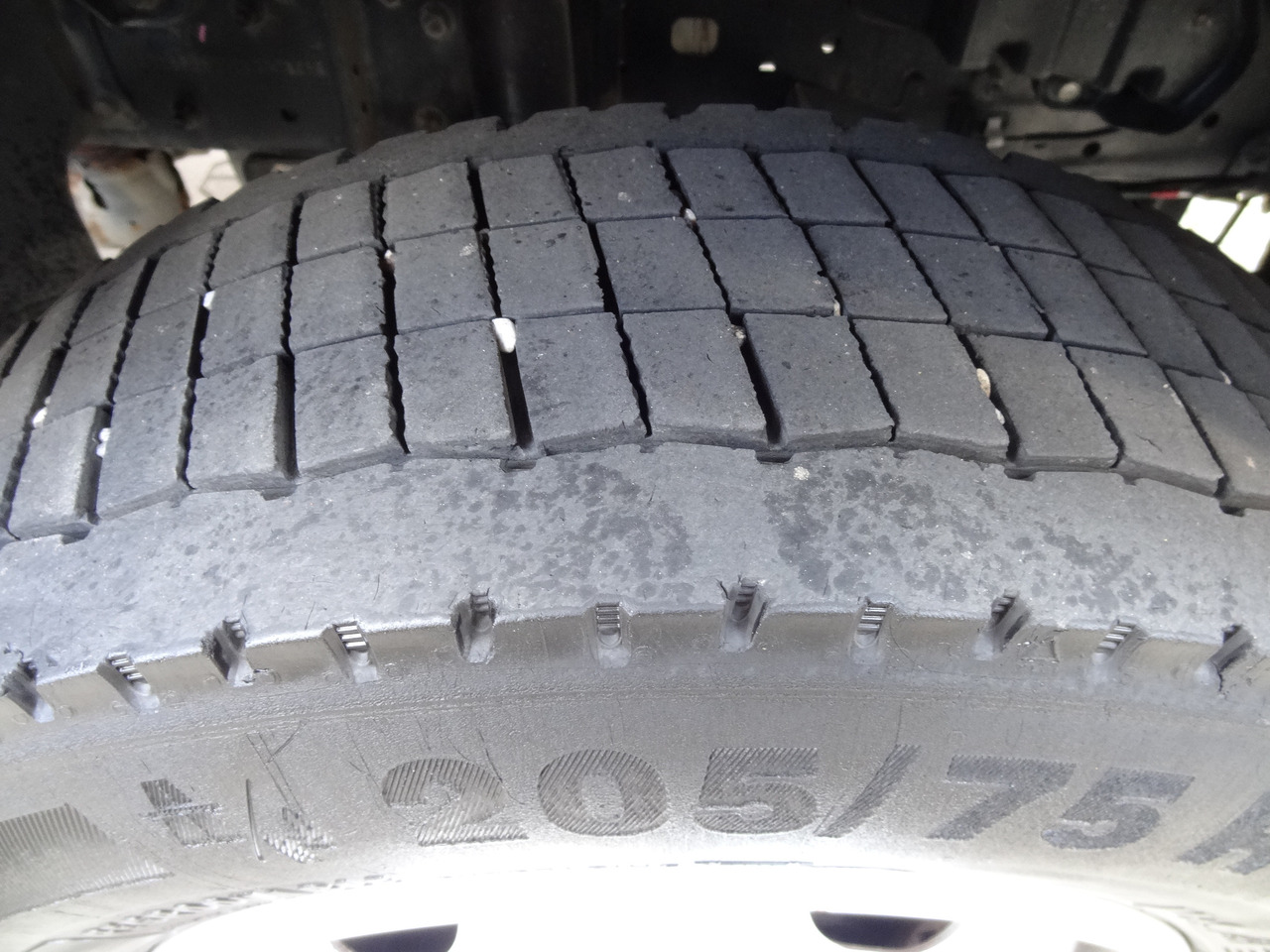 Mitsubishi Fuso 7C18 Meiller - Truk jungkit: gambar 2 Mitsubishi Fuso 7C18 Meiller - Truk jungkit: gambar 2