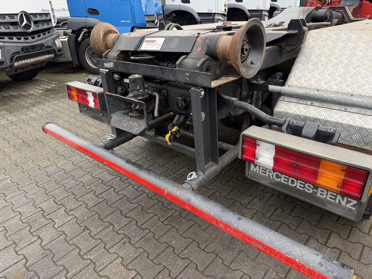 Mercedes-Benz SK 2538 6X4 Haken Kran/ Oldtimer/ Feuerwehr - Peralatan lainnya: gambar 4 Mercedes-Benz SK 2538 6X4 Haken Kran/ Oldtimer/ Feuerwehr - Peralatan lainnya: gambar 4