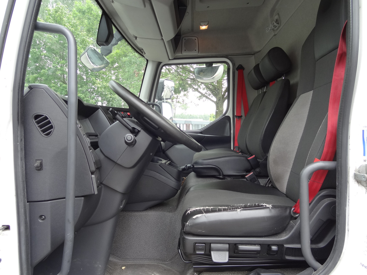 Renault D10.210 7m Koffer - Truk box: gambar 5 Renault D10.210 7m Koffer - Truk box: gambar 5