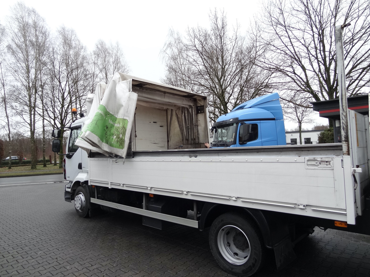 Renault Midlum 300.12 Fassi F80 - Truk derek, Truk flatbed: gambar 3 Renault Midlum 300.12 Fassi F80 - Truk derek, Truk flatbed: gambar 3