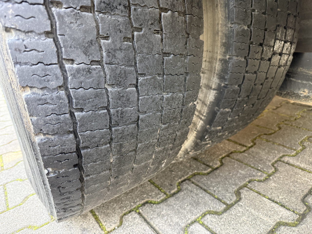 Scania G450 8X2*6 Kipper Kran HMF 2620 K5 - Truk jungkit, Truk derek: gambar 4 Scania G450 8X2*6 Kipper Kran HMF 2620 K5 - Truk jungkit, Truk derek: gambar 4