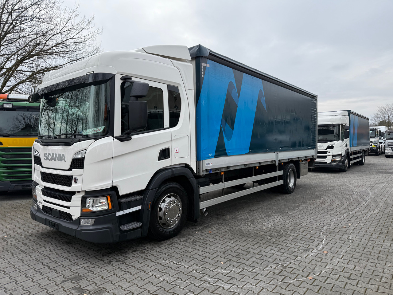 Scania P320 4X2 Modell 2020 - Truk dengan terpal samping: gambar 1 Scania P320 4X2 Modell 2020 - Truk dengan terpal samping: gambar 1