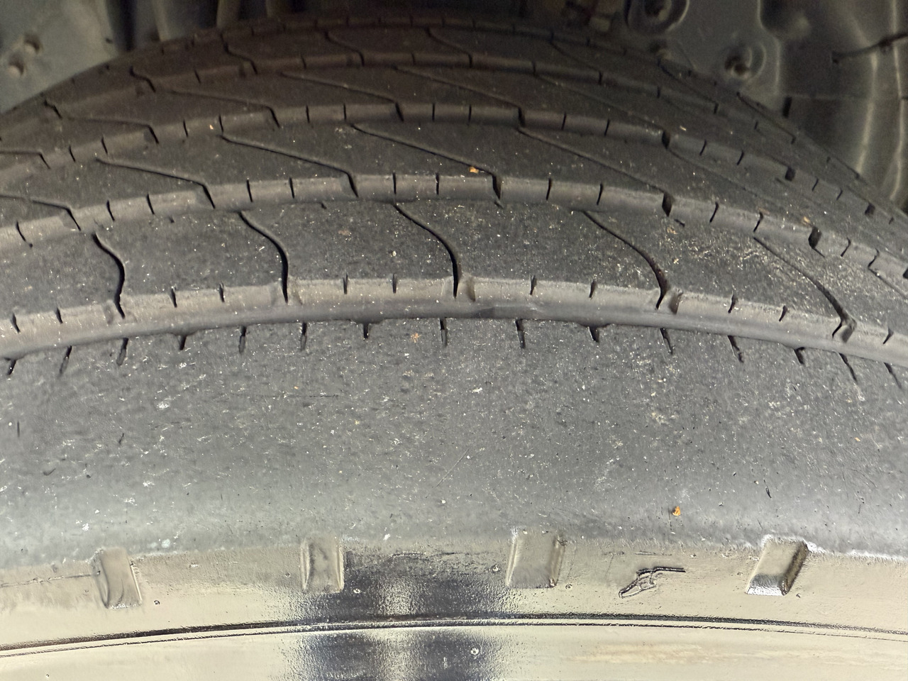 Scania P410 4X2 Palfinger PK 13001 - Truk derek: gambar 2 Scania P410 4X2 Palfinger PK 13001 - Truk derek: gambar 2