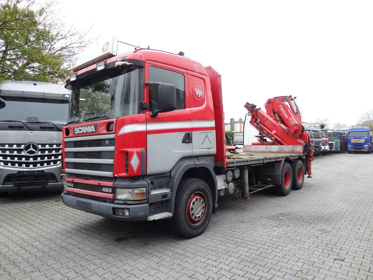 Scania R144 460 6X4 Fassi 360 bis 25 Meter - Truk derek, Truk flatbed: gambar 1 Scania R144 460 6X4 Fassi 360 bis 25 Meter - Truk derek, Truk flatbed: gambar 1