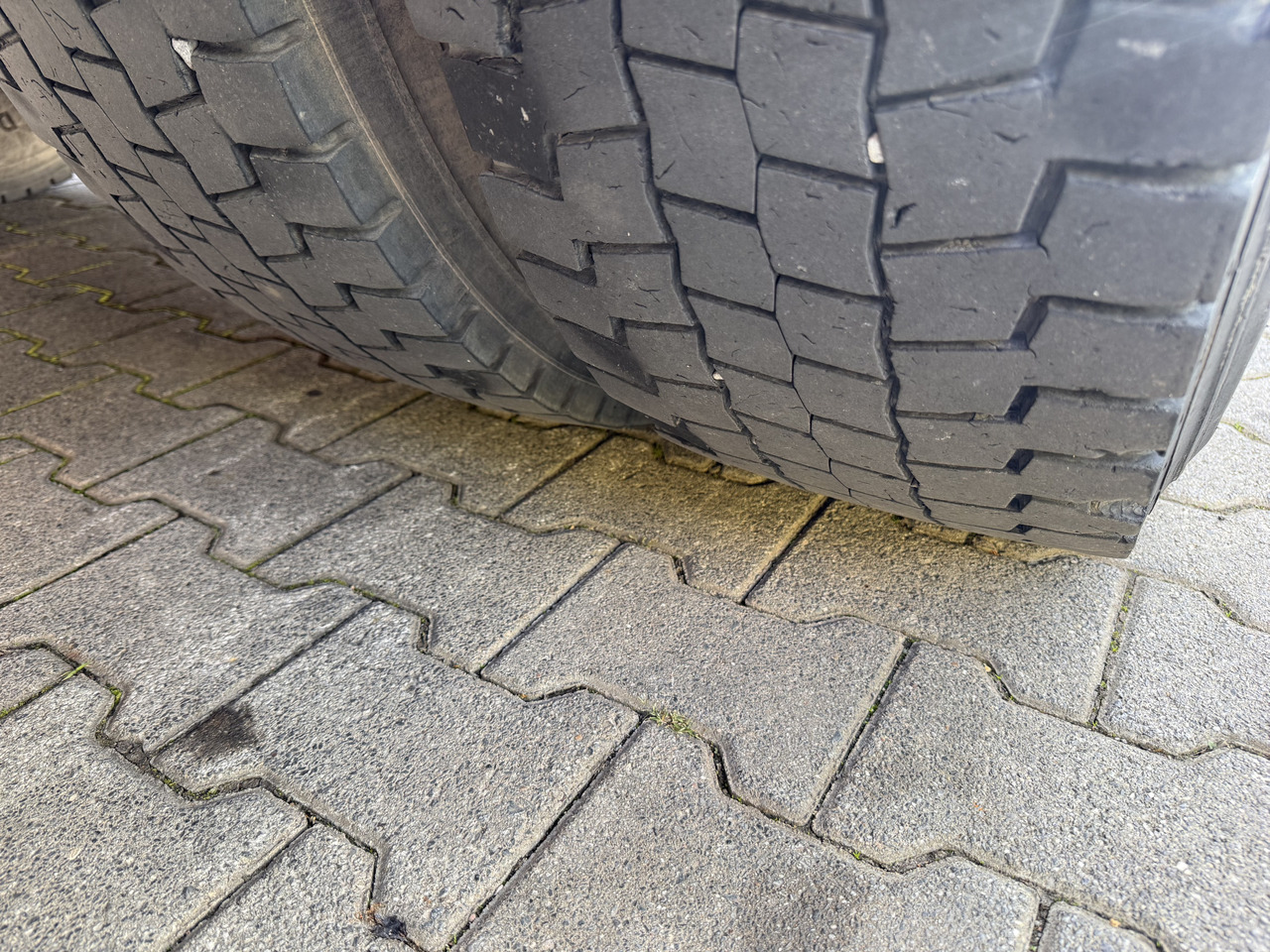 Scania R380 6X2*4 Kipper mit Kran HIAB 220 - Truk jungkit, Truk derek: gambar 4 Scania R380 6X2*4 Kipper mit Kran HIAB 220 - Truk jungkit, Truk derek: gambar 4