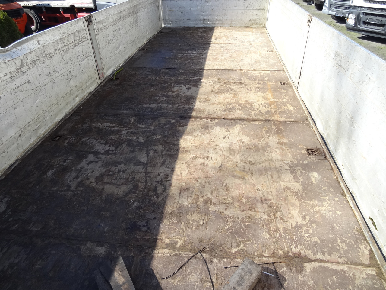 Scania R440 6X2*4 Kran HMF 3000 bis 30 Meter - Truk flatbed, Truk derek: gambar 3 Scania R440 6X2*4 Kran HMF 3000 bis 30 Meter - Truk flatbed, Truk derek: gambar 3