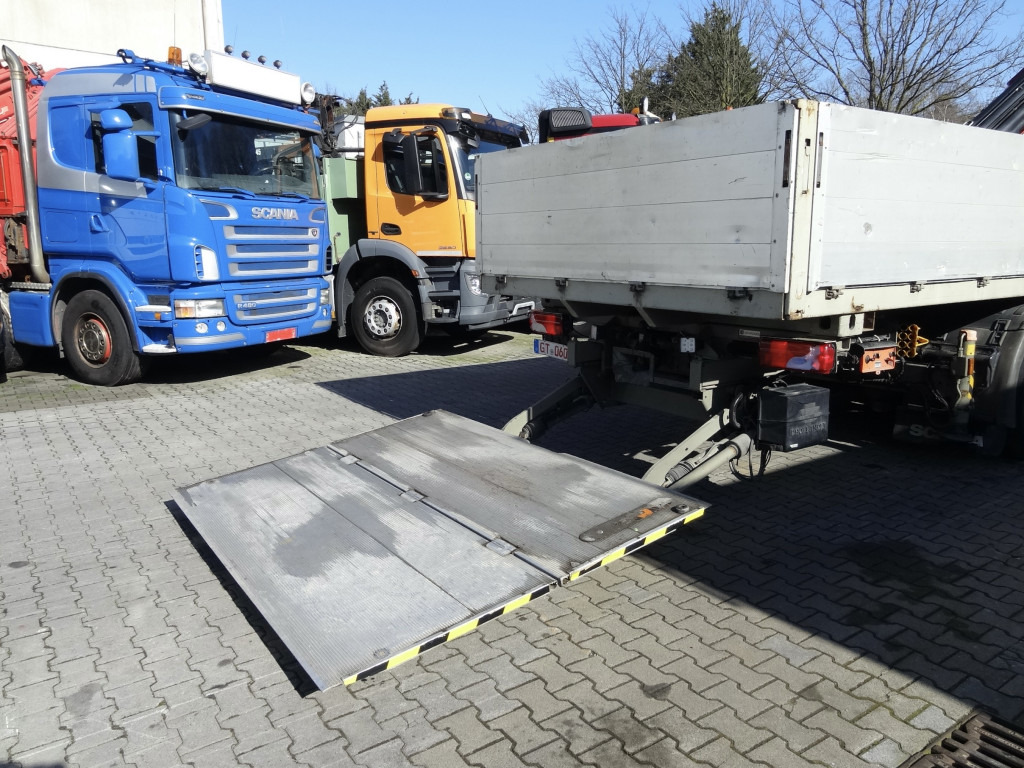 Scania R440 6X2*4 Kran HMF 3000 bis 30 Meter - Truk flatbed, Truk derek: gambar 4 Scania R440 6X2*4 Kran HMF 3000 bis 30 Meter - Truk flatbed, Truk derek: gambar 4