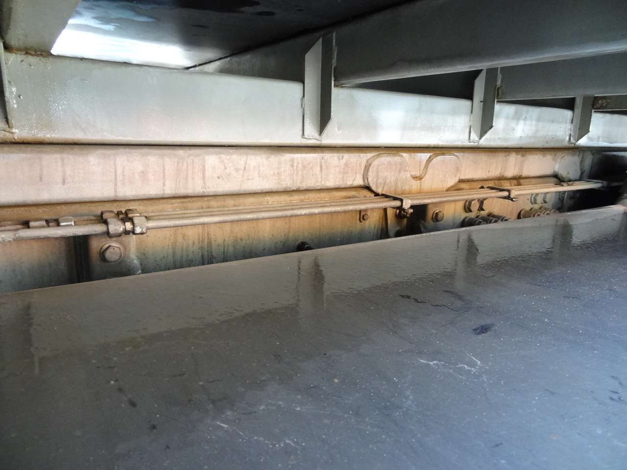 Scania R440 6X2*4 Kran HMF 3000 bis 30 Meter - Truk flatbed, Truk derek: gambar 2 Scania R440 6X2*4 Kran HMF 3000 bis 30 Meter - Truk flatbed, Truk derek: gambar 2