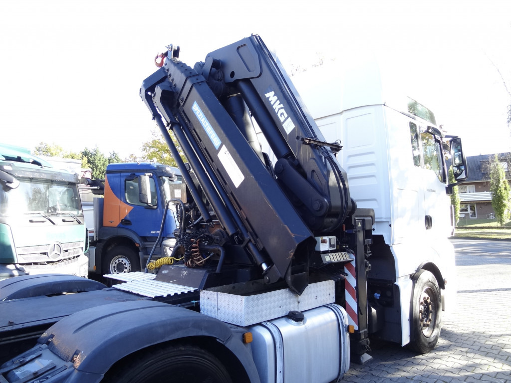 MAN TGX 33.480 6X4 Kran MKG 381 bis 20 Meter - Tractor head: gambar 4 MAN TGX 33.480 6X4 Kran MKG 381 bis 20 Meter - Tractor head: gambar 4