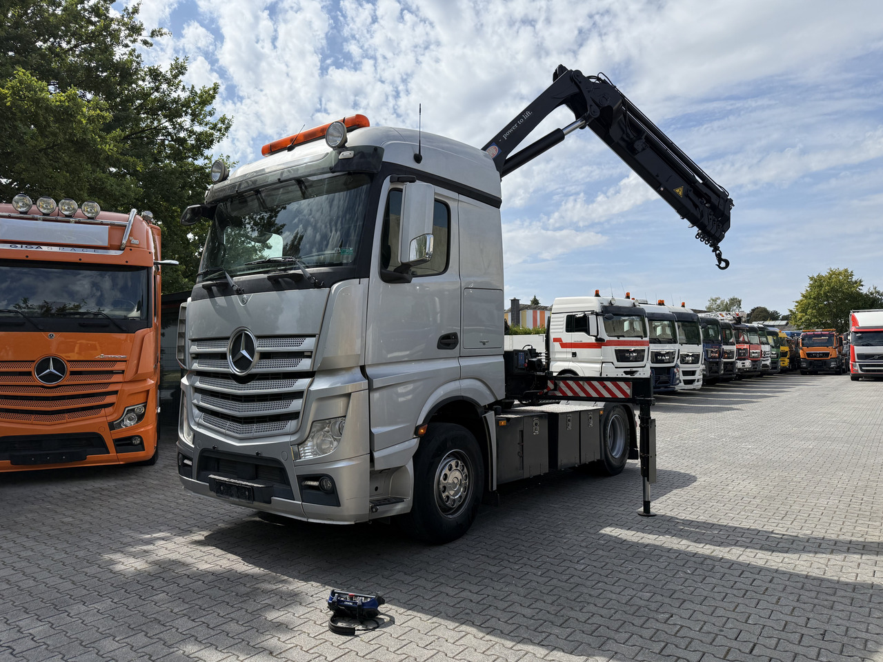 Mercedes-Benz Actros 1842LS Kran HMF 2020 bis 18 Meter - Tractor head: gambar 1 Mercedes-Benz Actros 1842LS Kran HMF 2020 bis 18 Meter - Tractor head: gambar 1