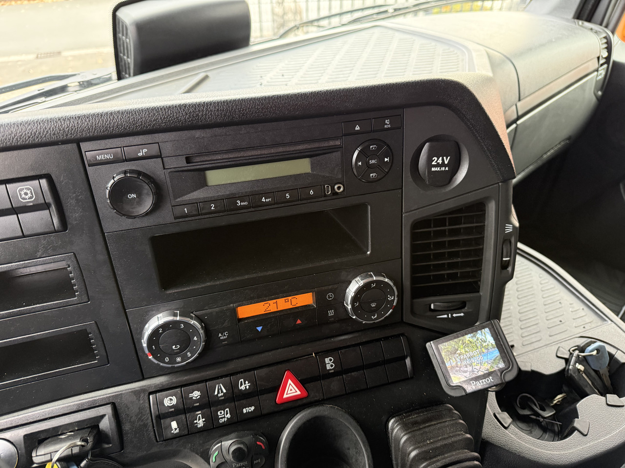 Mercedes-Benz Arocs 2642 LS 6X4 - Tractor head: gambar 5 Mercedes-Benz Arocs 2642 LS 6X4 - Tractor head: gambar 5