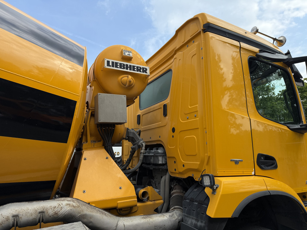 Mercedes-Benz Arocs 3243 8X4 Liebherr HTM1004 - Truk: gambar 3 Mercedes-Benz Arocs 3243 8X4 Liebherr HTM1004 - Truk: gambar 3